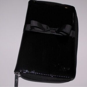 IT Cosmetics makeup Brush Organizer